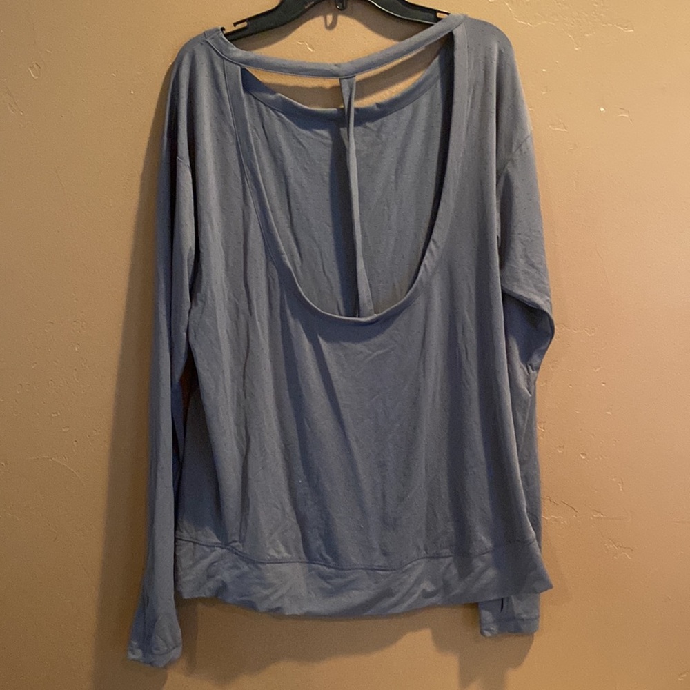 Victoria’s Secret long sleeve, scoop back top! Cute detailing & thumb holes! 🧚